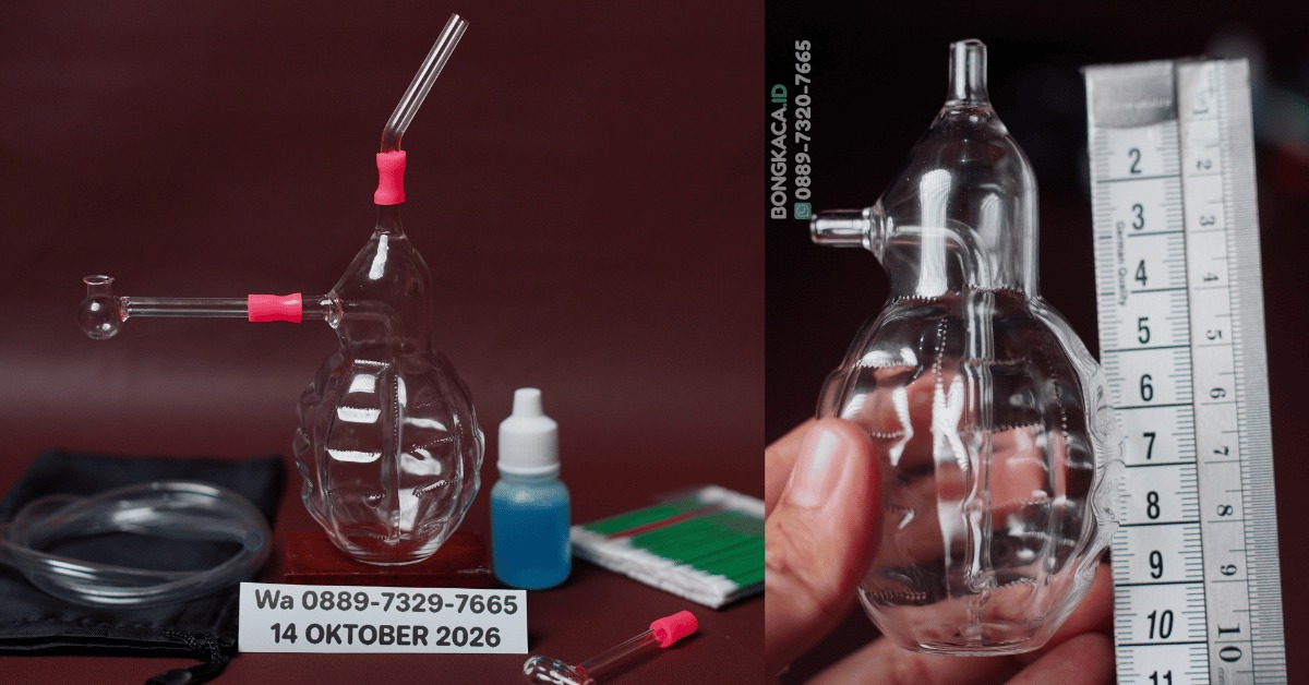 Foto visual produk Bong Granate & Cangklong Kaca berukuran tinggi 11 cm dengan kontur bodi menyerupai karakter granat dan detail bening yang menawan.