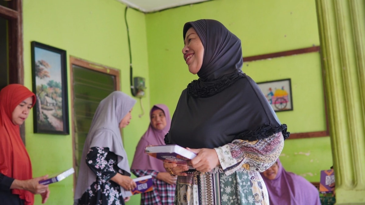 Pembagian wakaf al quran Kepada majelis taklim