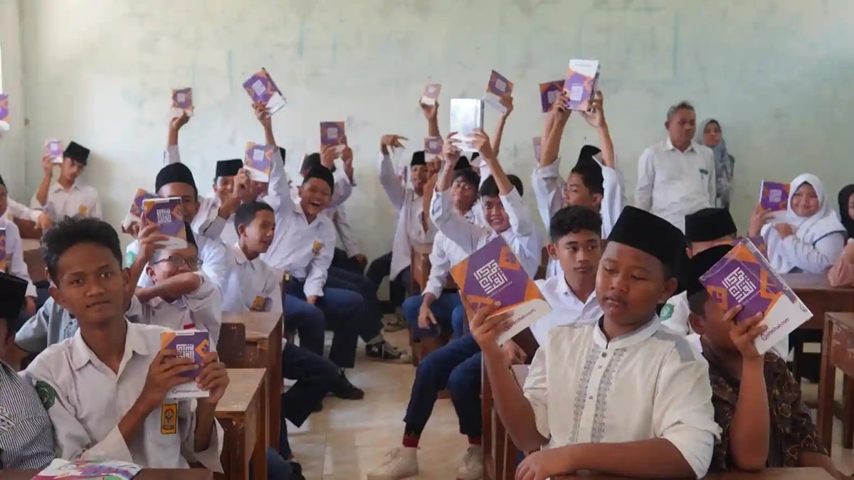 potret para pelajar penerima wakaf al quran