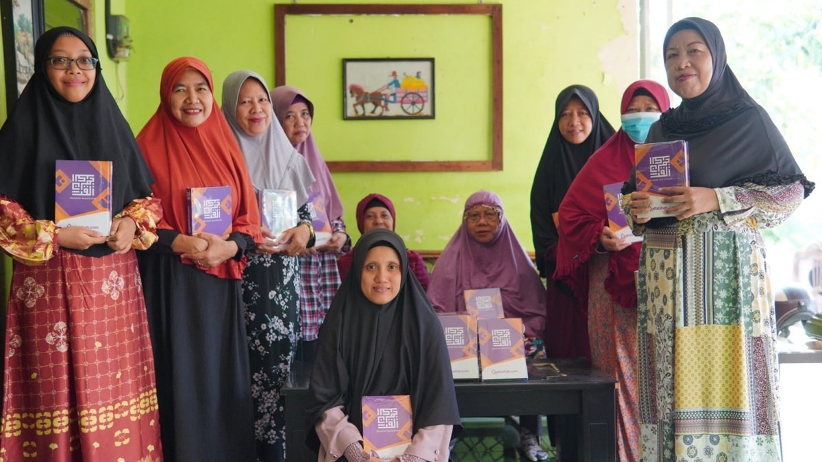 Potret serah terima wakaf al quran