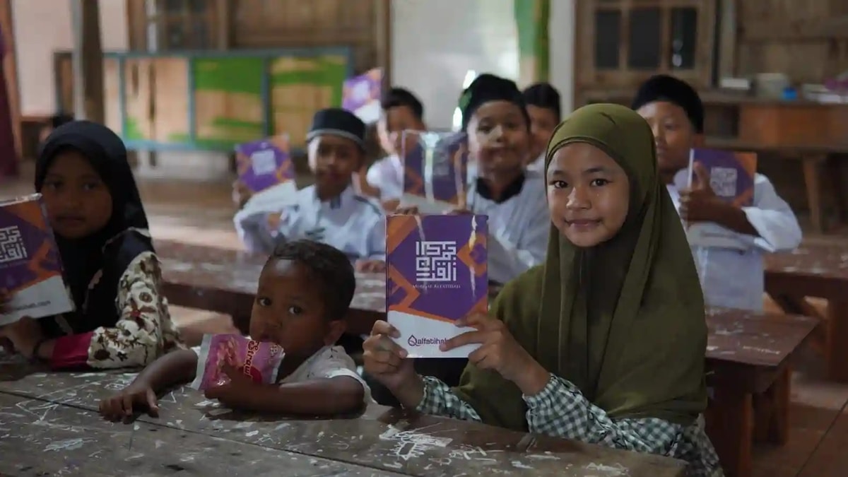 wakaf al quran untuk santri pelosok