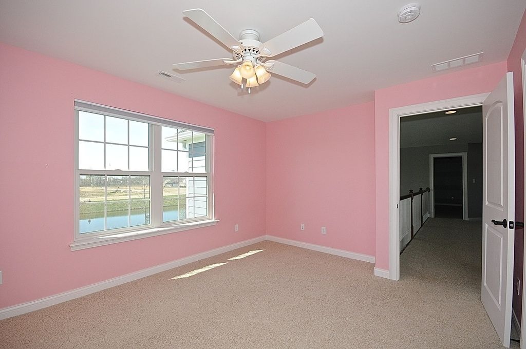 Di tahun 2023, warna cat shades of pink juga masih menjadi warna cat yang popular. (zillow.com)