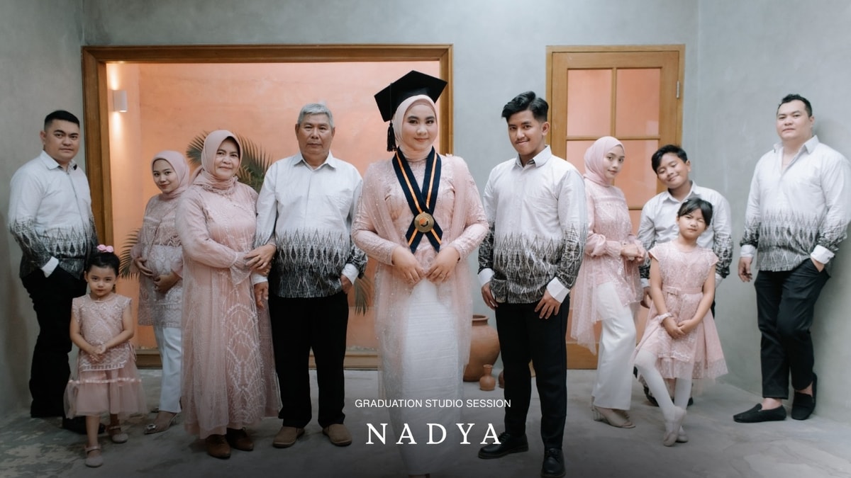 Nadya | Graduation