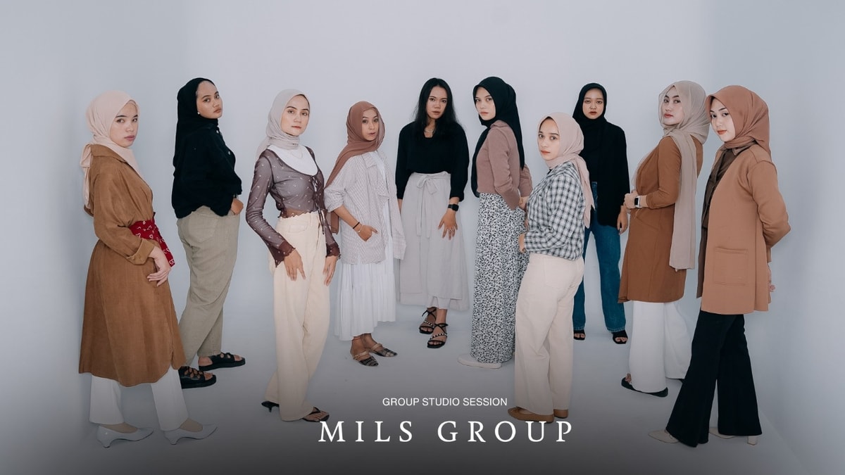 Mils | Group Photo