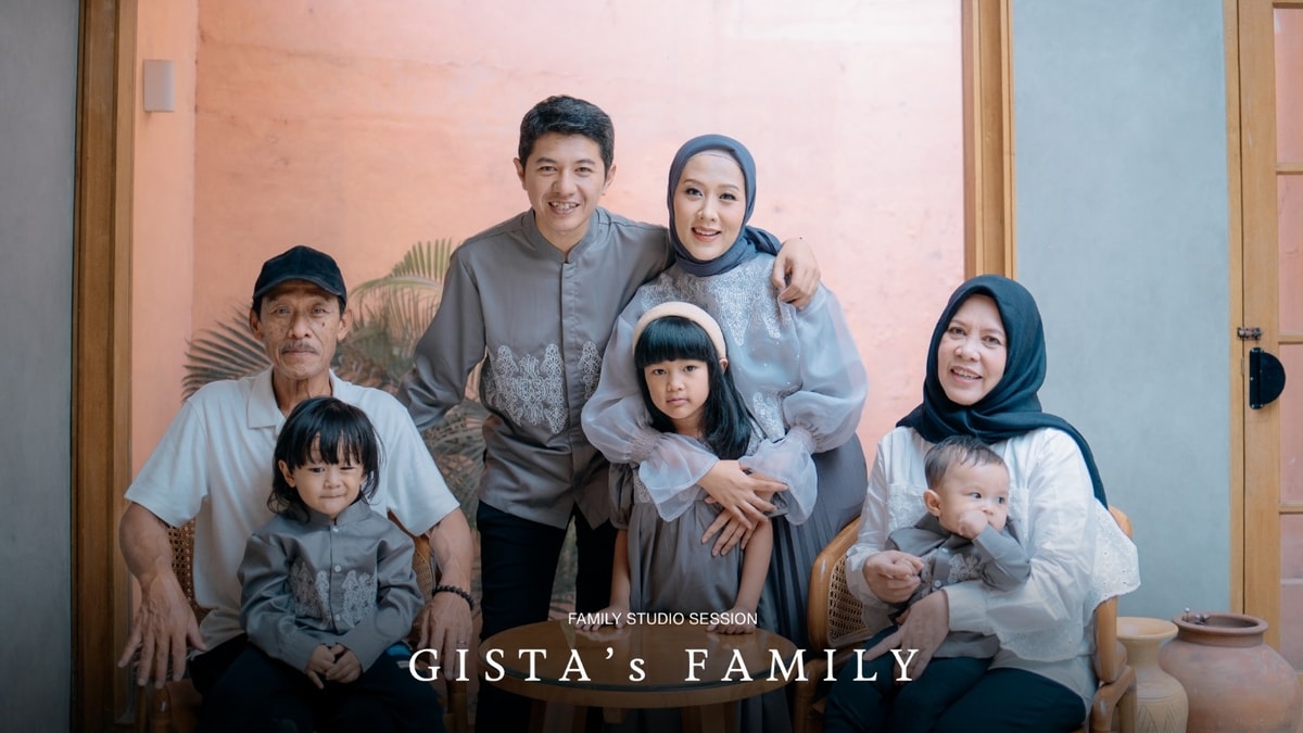 Gista | Family Photo