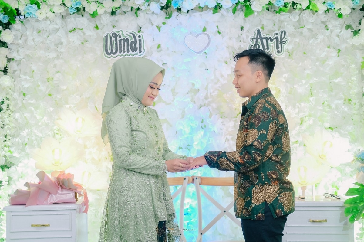 Peminangan dari Windy & Arif