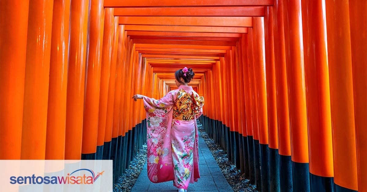 Fushimi Inari Taisha: Menyusuri Ribuan Torii dan Sejarahnya di Kyoto