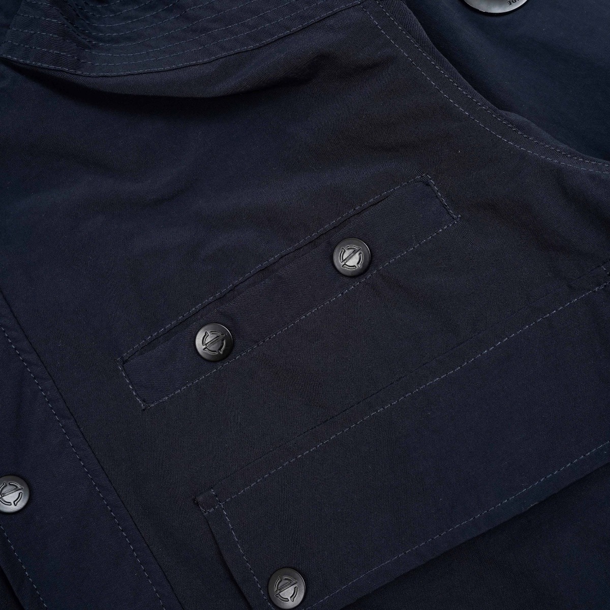 ICONIC LOGO EMBOSSED IRON BUTTON