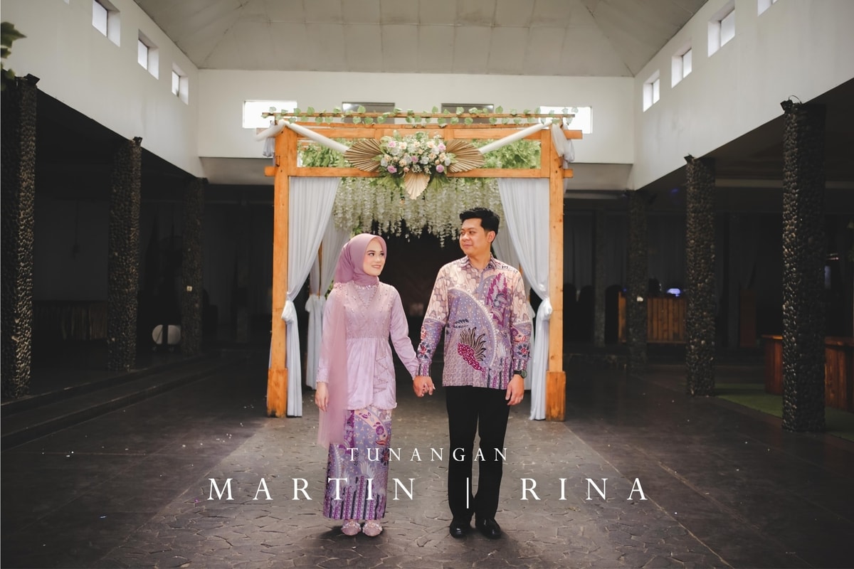 Tunangan Martin & Rina