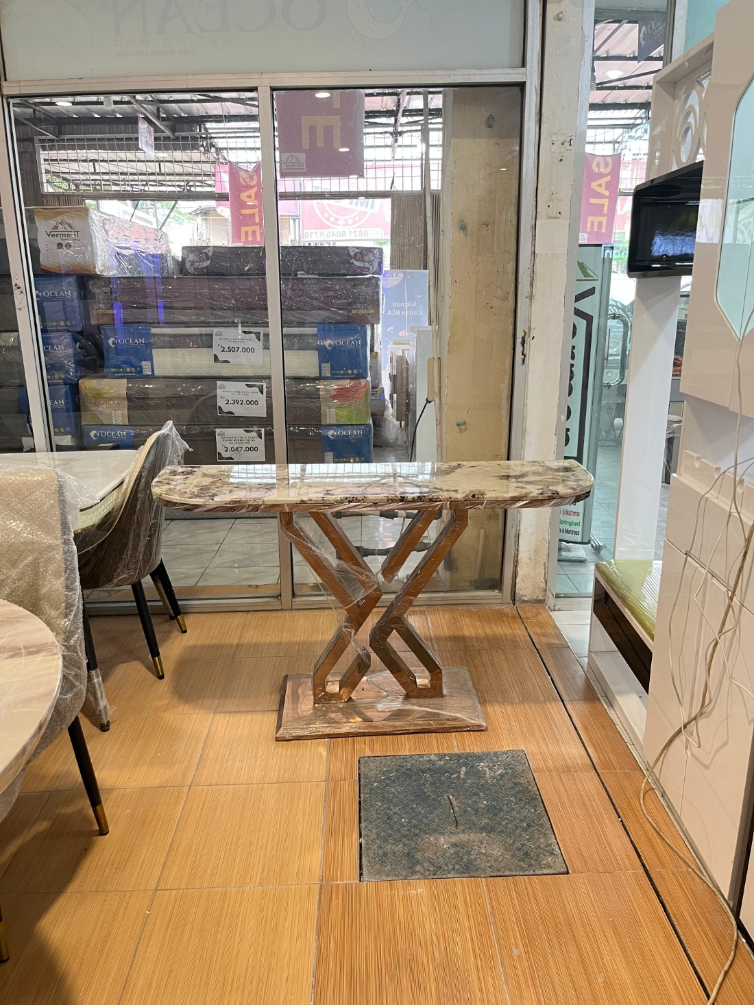 Furniture Palembang (lemari Konsul Tinggi)