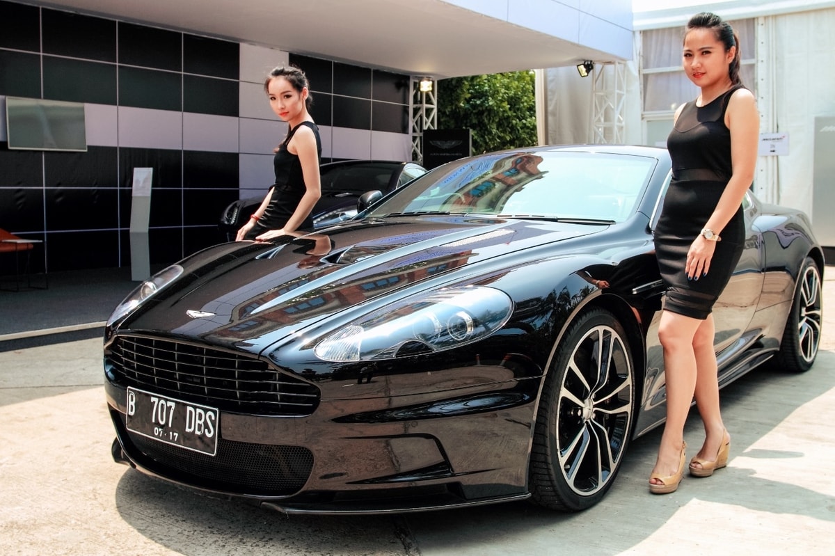 ASTON MARTIN IYS