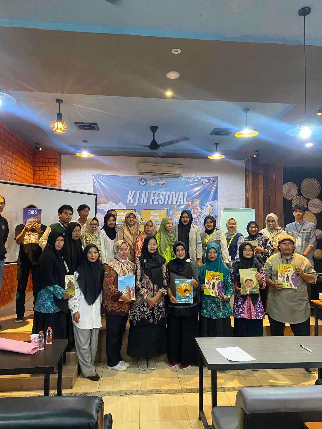 TBM Almarhamah Dorong Literasi Melalui Read Aloud di KJN Festival