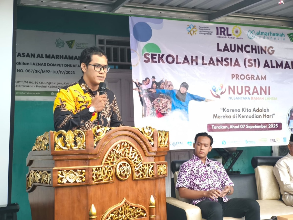 Muhammad Zulfunun, S.Sos, M.Pd selaku Ketua Yayasan Almarhamah