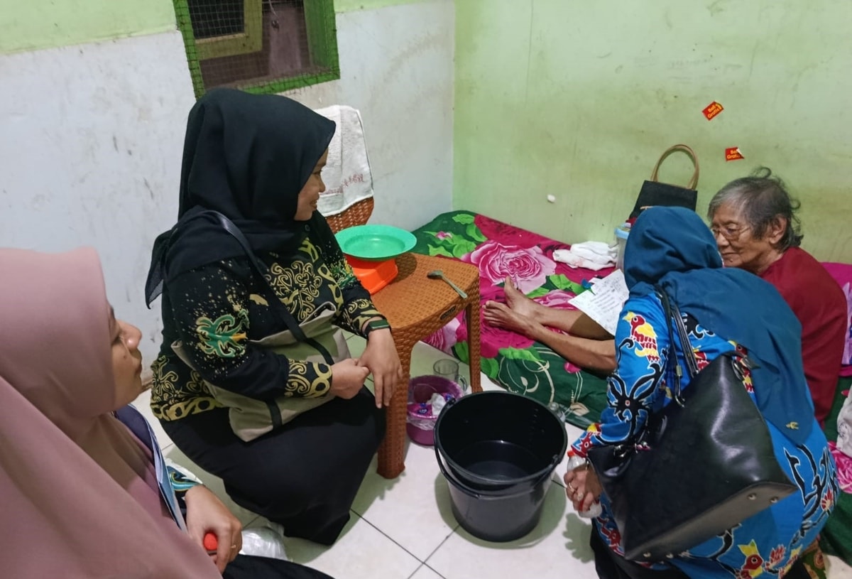 Kunjungan ke lansia almarhamah