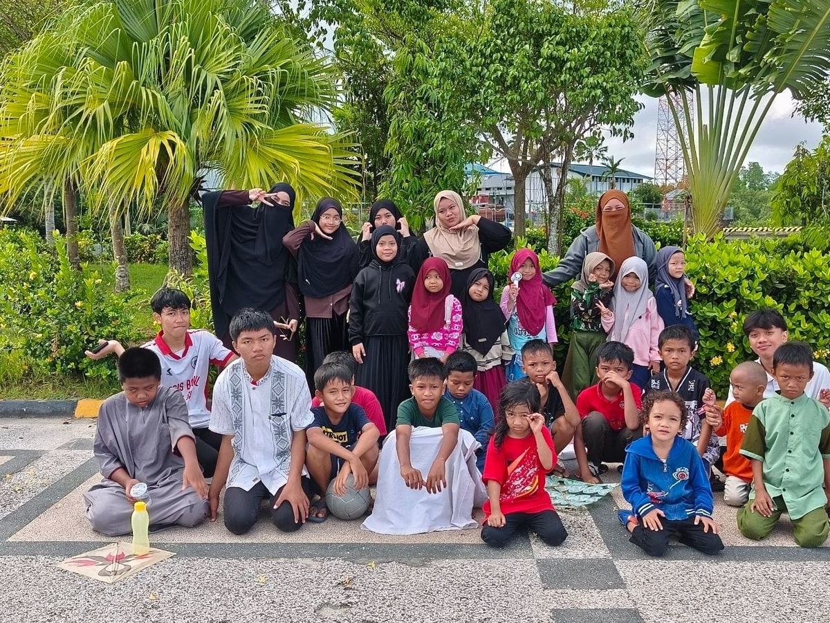 Melihat Kebesaran Allah! Santri Almarhamah Tadabur Alam dan Berbagi