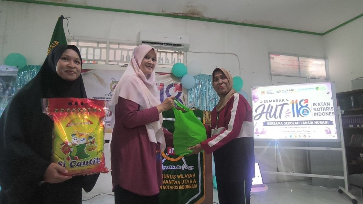 HUT Penuh Kepedulian! INI Kaltara Serahkan Sembako kepada Lansia NURANI