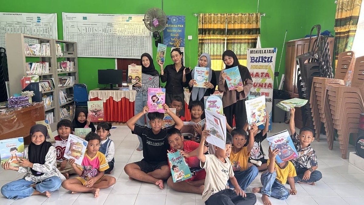 Gerakan Literasi Menguat! Kolaborasi Almarhamah dan KKN UBT Berbuah Nyata