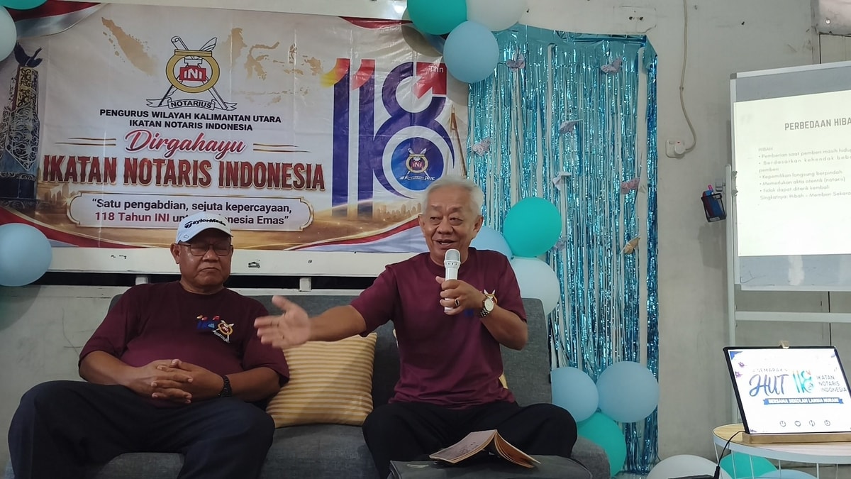 Bapak Oeij Jian Hiap, SH memberikan penjelasan terkait hibah dengan bahasa yang serhana dan mudah di pahami lansai almarhamah