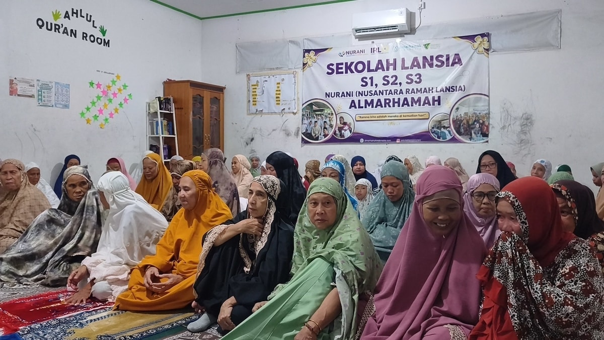 Para Jamaah dari ibu ibu dan para lansia