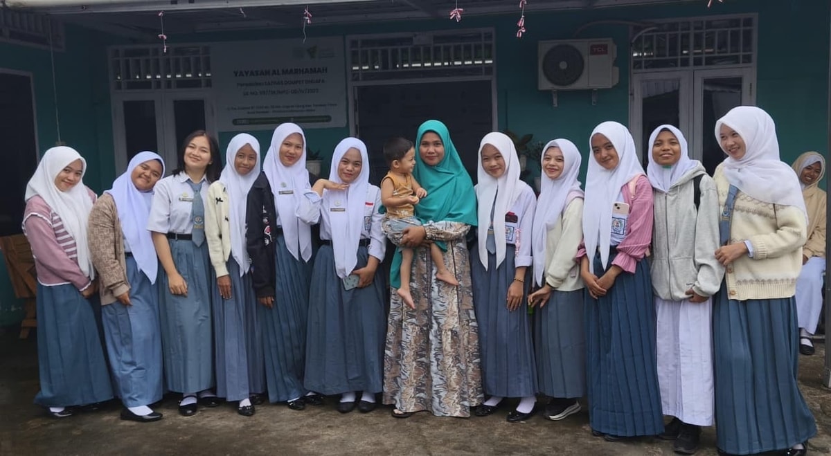 OSIS SMK Kesehatan Kaltara Wujudkan Aksi Sosial di Almarhamah