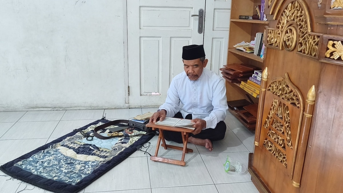 Tausyiah dari Ustadz Mustaqim dengn pembawaan yang jenaka
