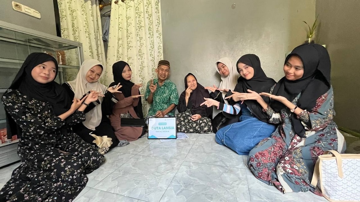 Ramadan Penuh Makna Bersama Program Duta Lansia