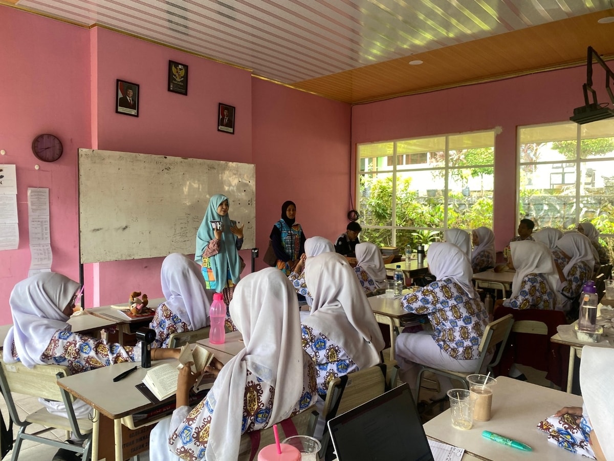 Penyampaian sosialsasi di kelas kelas