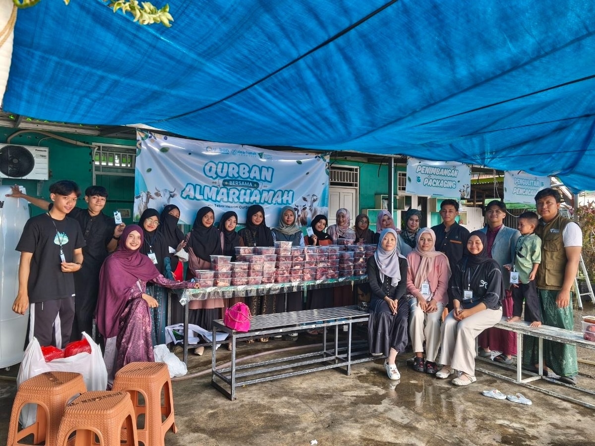 Alvolunteer Penuh Semangat! Qurban Almarhamah Jadi Ajang Kebersamaan