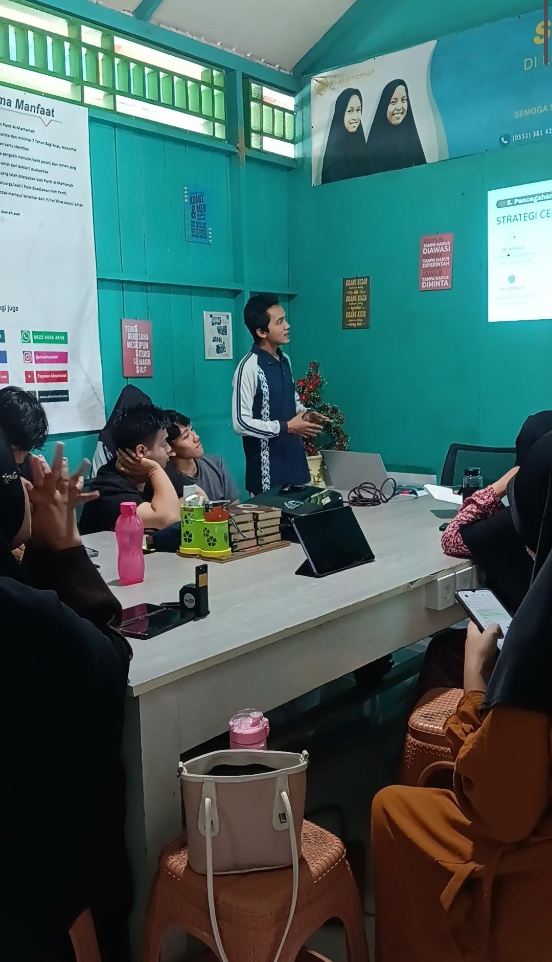 Penyampaian materi oleh kak Ferdinan