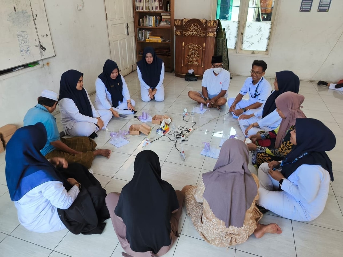 Mahasiswa dan Lanisa Almarhamah Saling Memperkenalkan Diri