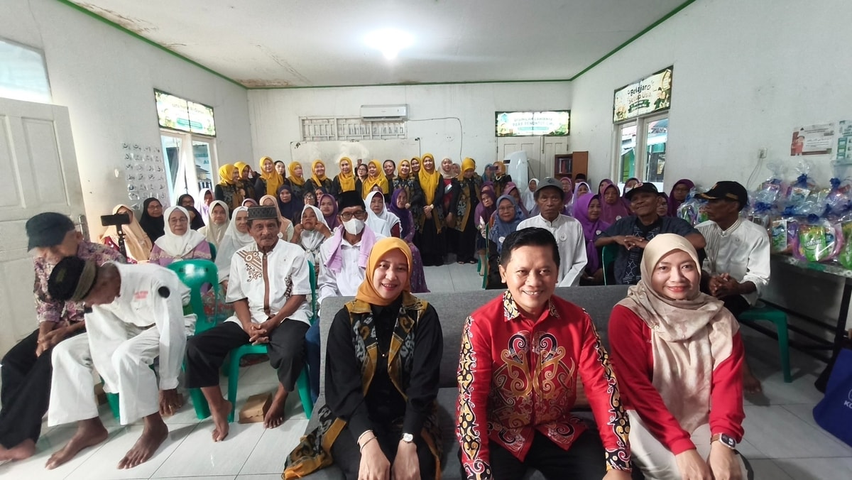 Foto bersama seluruh peserta
