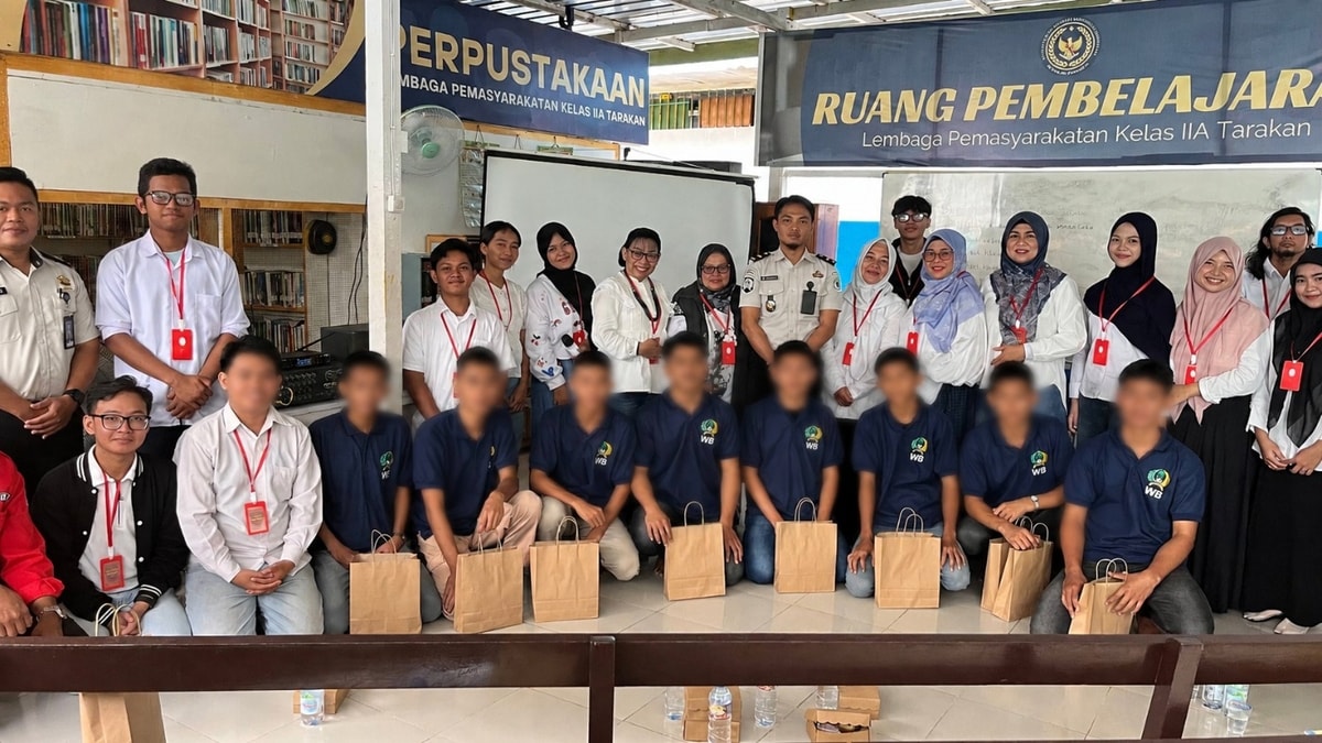 foto bersama penyaluran mushaf