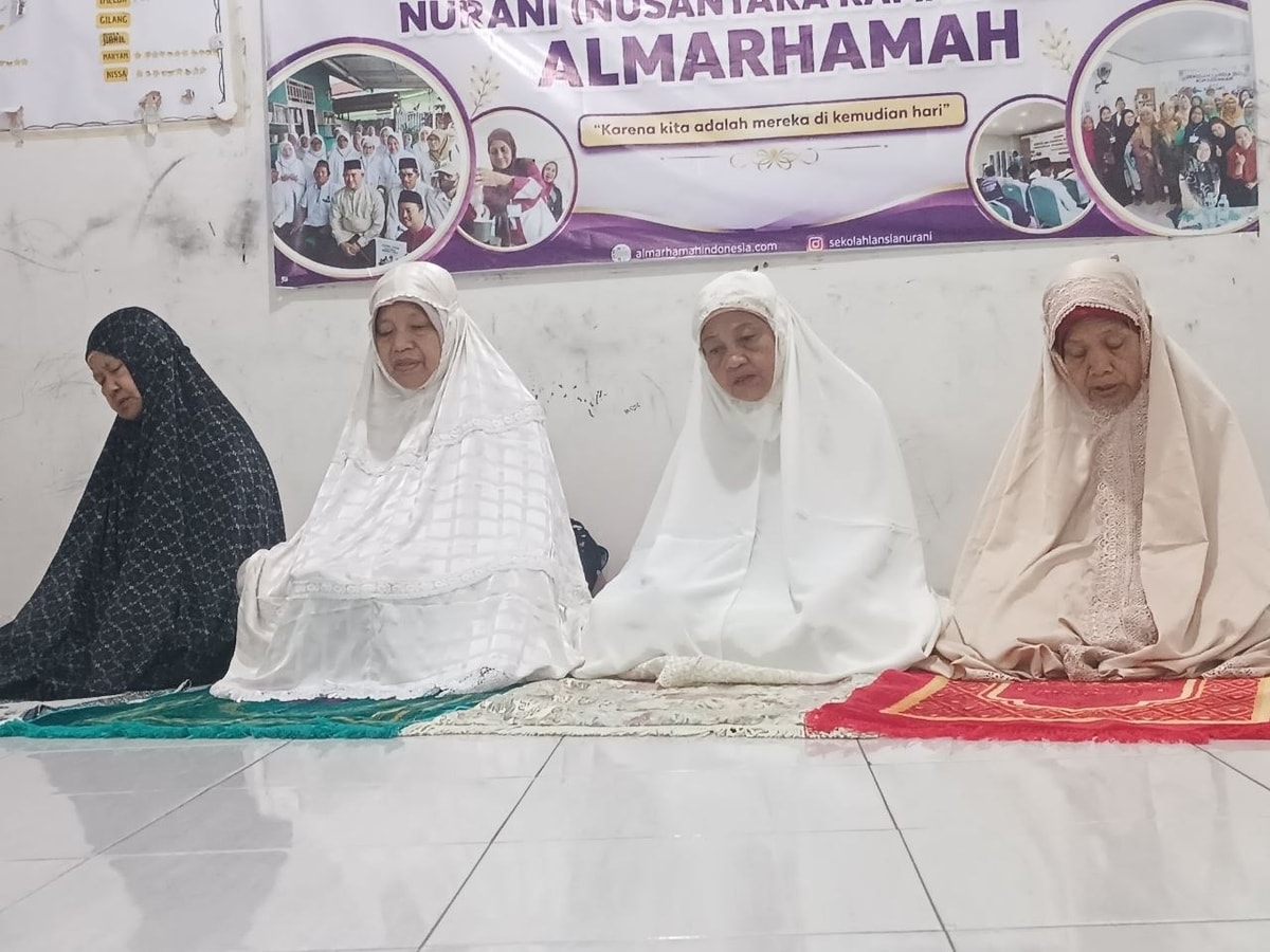 Hujan Tak Menghalangi! Lansia Tetap Semangat Ikuti SQR NURANI