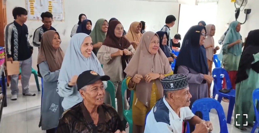 Lansia Almarhamah Senam Ayam