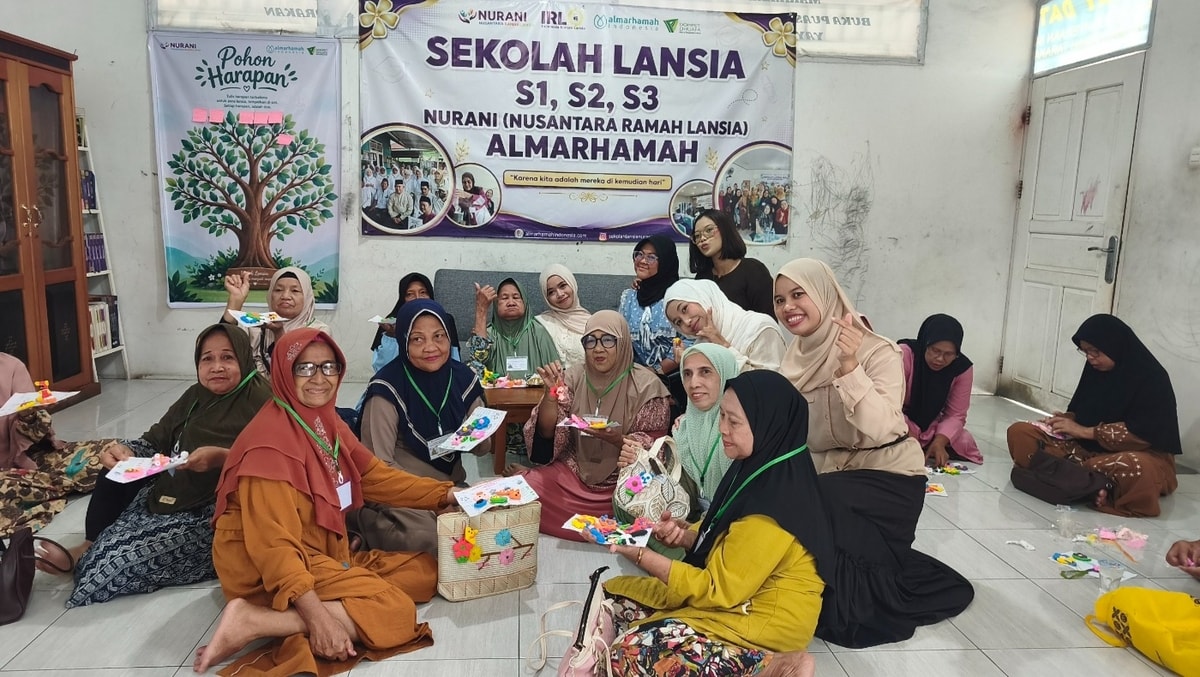 Volunteer Komunitas Sejuta mana Bersama Lansia NURANI S2