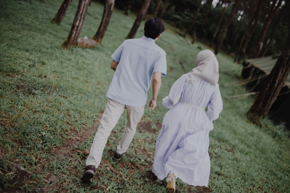 Ade || Desti