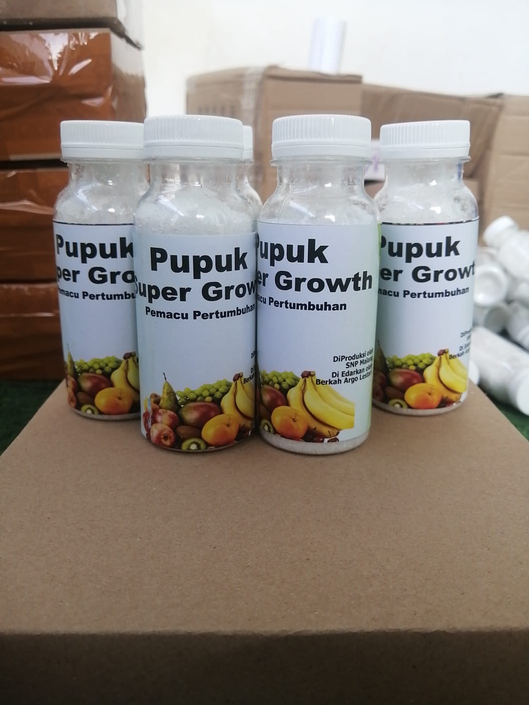 Saya telah menggunakan pupuk Super Growth selama enam bulan terakhir dan hasilnya luar biasa. Buah-buahan di kebun saya tumbuh lebih besar, lebih manis, dan lebih cepat matang. Panen saya meningkat hingga 10x lipat! Saya sangat merekomendasikan produk ini kepada petani lain