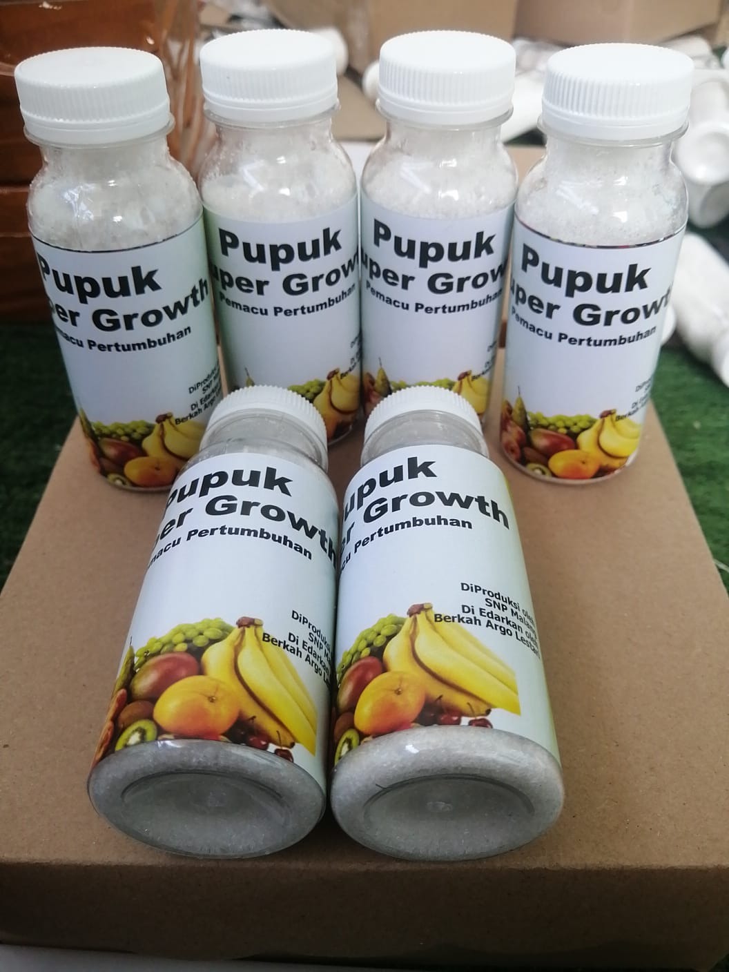 Saya sangat puas dengan pupuk Super Growth. Buah-buahan saya kini lebih besar dan lebih berat, yang berarti lebih banyak keuntungan bagi saya. Pupuk ini telah membantu saya mencapai hasil panen yang maksimal