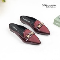 Walcoo Soleil mules wanita elegan dengan ujung lancip dan aksen rantai gold, tersedia warna hitam, maroon, dan krem, sol anti-slip, cocok untuk outfit kerja dan kasual