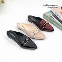 Walcoo Soleil mules wanita elegan dengan ujung lancip dan aksen rantai gold, tersedia warna hitam, maroon, dan krem, sol anti-slip, cocok untuk outfit kerja dan kasual