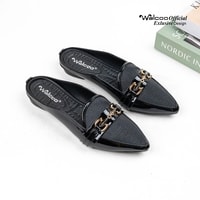 Walcoo Soleil mules wanita elegan dengan ujung lancip dan aksen rantai gold, tersedia warna hitam, maroon, dan krem, sol anti-slip, cocok untuk outfit kerja dan kasual