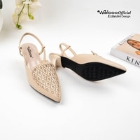 Sepatu heels wanita model slingback Walcoo warna cream, hitam, dan maroon dengan motif laser-cut dan hak pendek elegan
