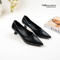 Sepatu heels wanita Walcoo Algonero model closed-toe motif laser-cut warna hitam, cream, dan maroon dengan hak pendek elegan