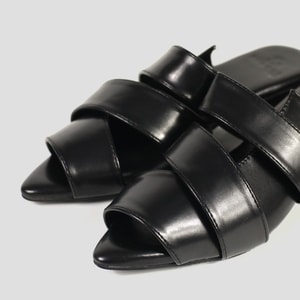 Sandal Mules Wanita Vera