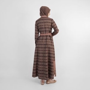 HIKMAT C1345 - Modanah Grid Abaya