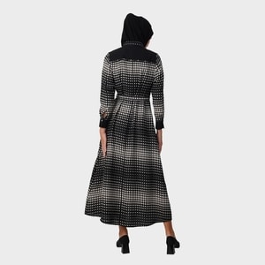 HIKMAT C4924 - Lumin Grid Abaya
