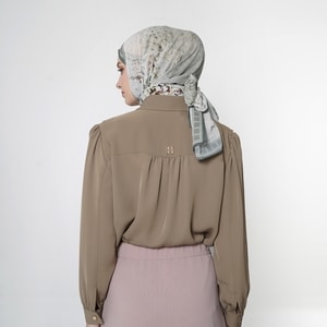 HIKMAT B4430 - Veloura Pleat Blouse