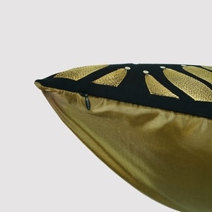 HIKMAT Q1391 - Sahara Plume Decorative Pillow