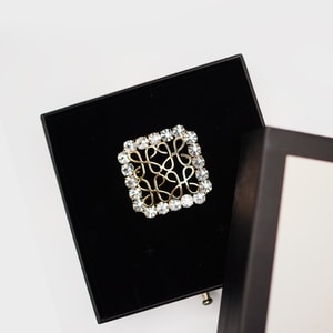 HIKMAT W415 - Ornate Sparkle Brooch