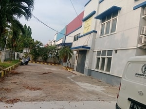 Gudang disewakan Jababeka 720Meter ada mes 20 pintu